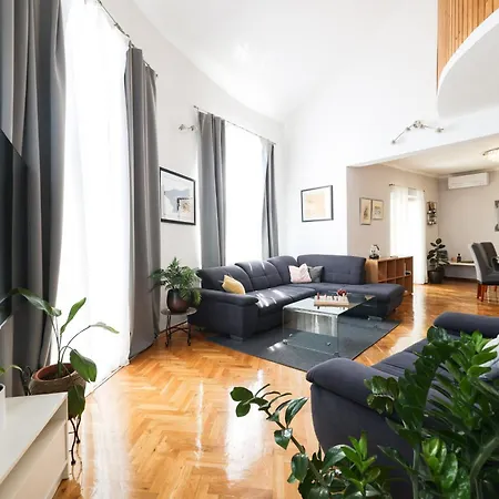 Apartment Anic House *